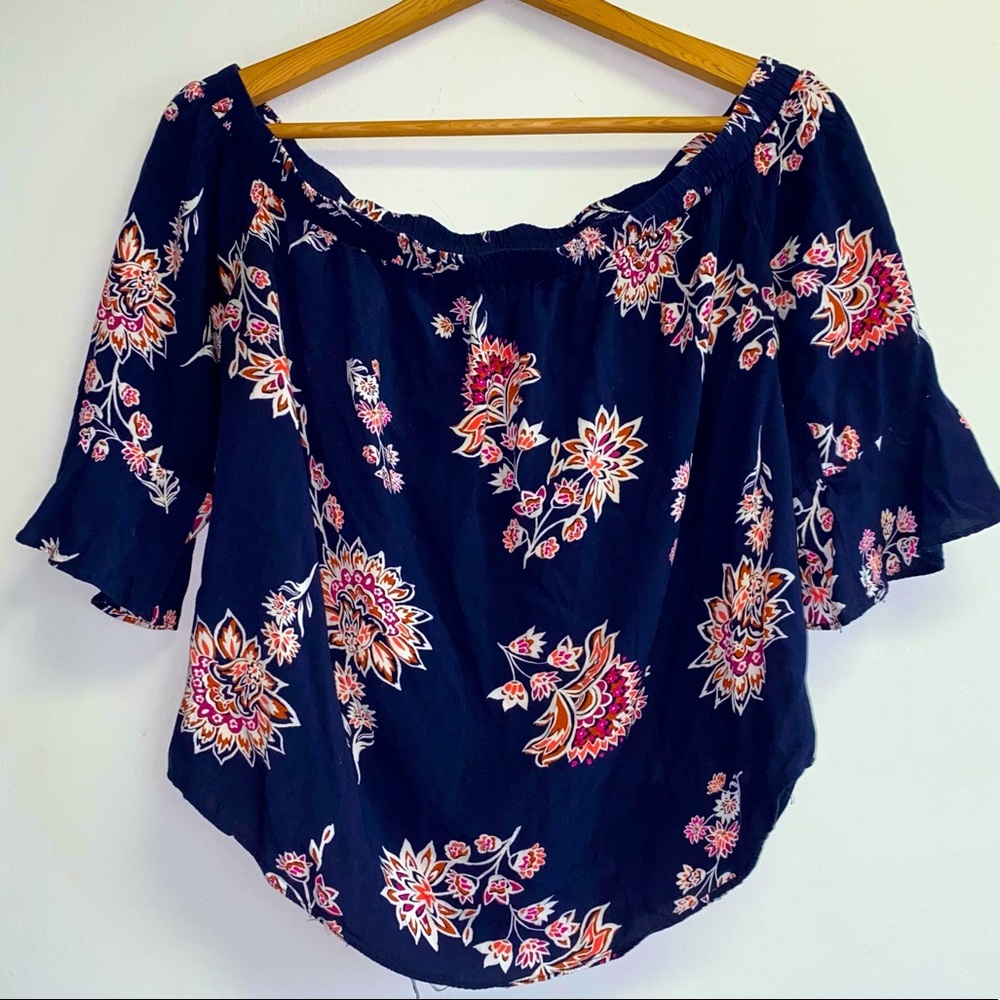 OLD NAVY OFF SHOULDER TOP - MEDIUM